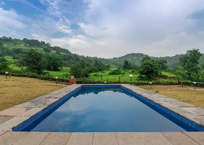 Stayvista'S Shivom Villa 2 - A Serene Escape With Views Of The Valley And Lake Lonavala