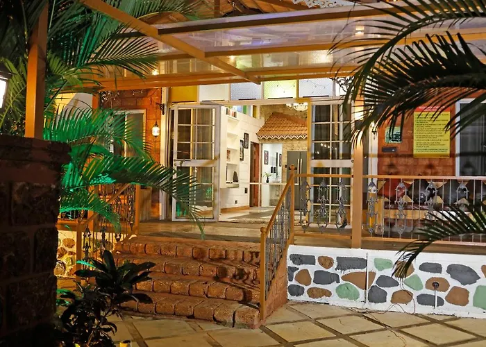 Hot - House Of Travellers, Lonavala By Mody Stays